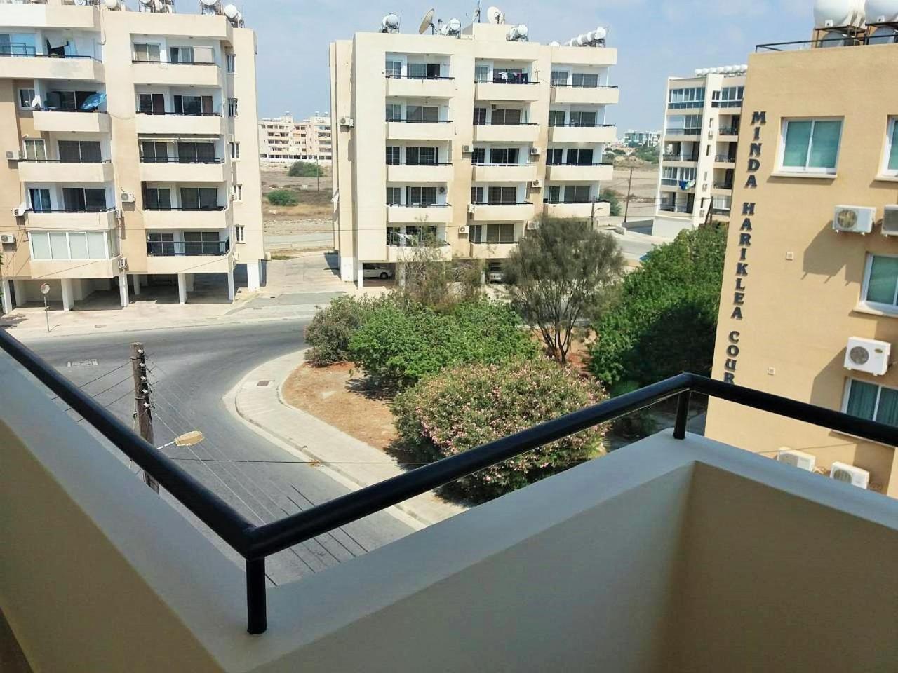 Apartment 301 Carisa Napa - Holiday Flats Ларнака Экстерьер фото