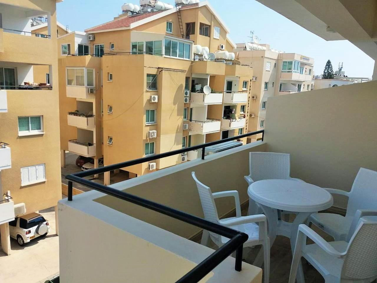 Apartment 301 Carisa Napa - Holiday Flats Ларнака Экстерьер фото
